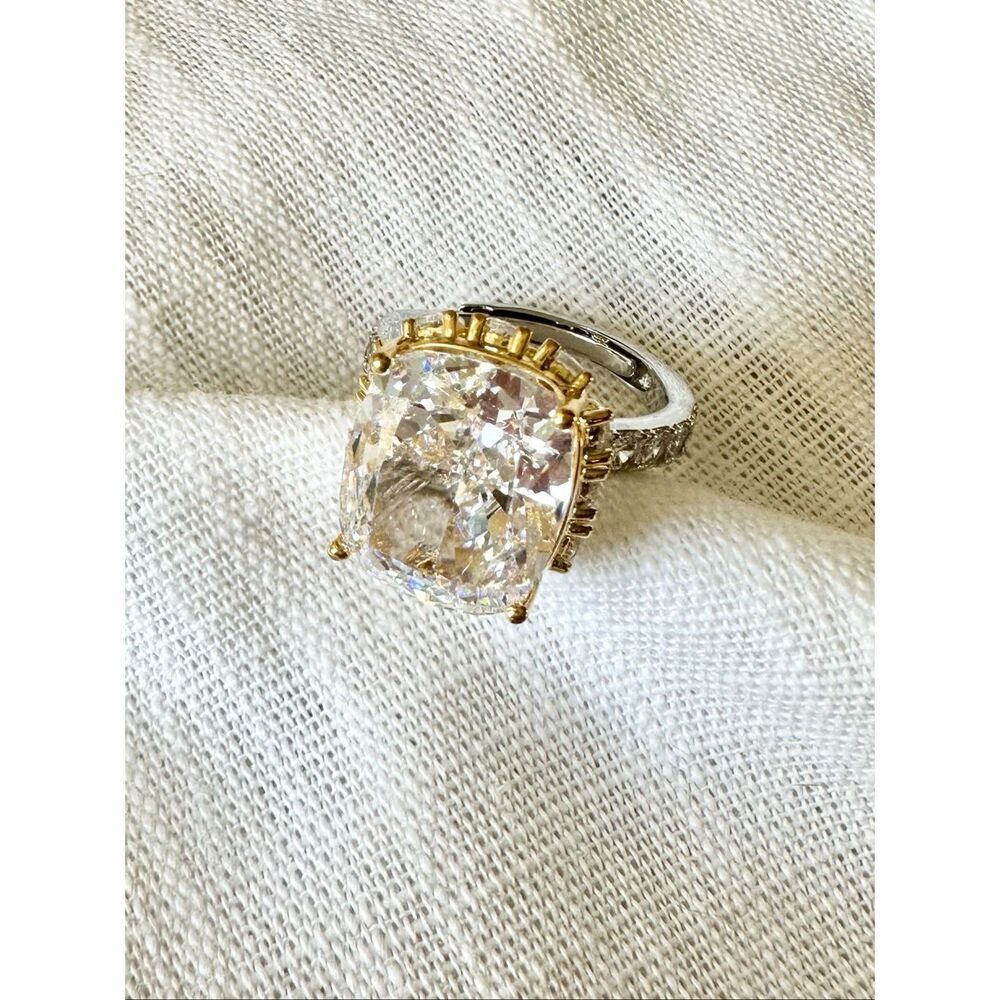 Gorgeous super sparkly cubic zirconia elongated cushion cut adjustable ring gold - Picture 11 of 12
